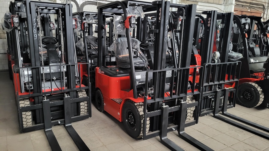 Тест-драйв складской техники на нашем складе в Ногинске